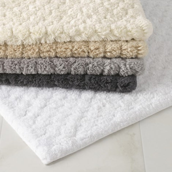The Difference Between Bath Rugs and Bath Mats - InnStyle