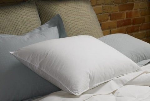 PrimaSera™ Down Alternative Pillow